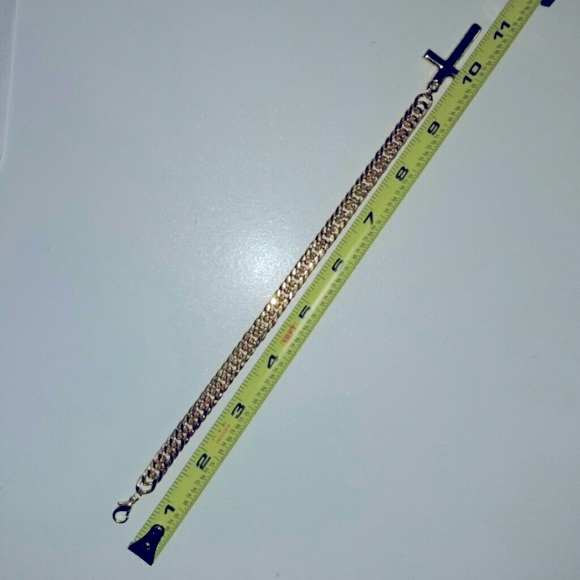 New Beautiful gold tone cross dangling bracelet - Picture 3 of 4
